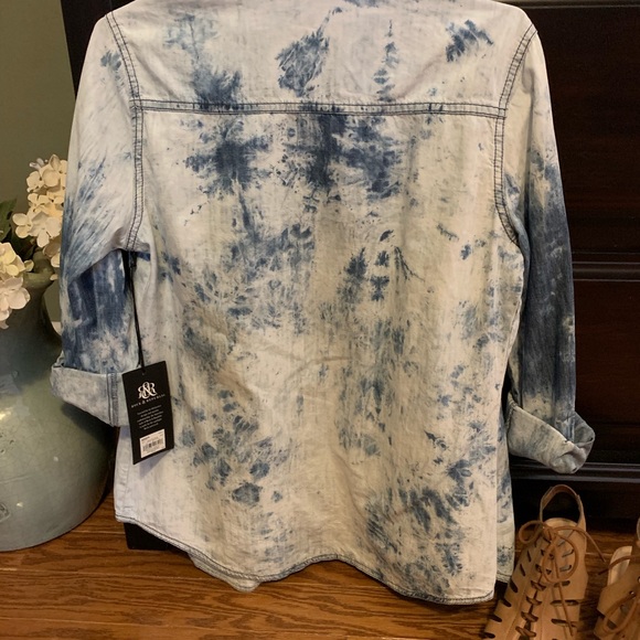 Top - Picture 2 of 4